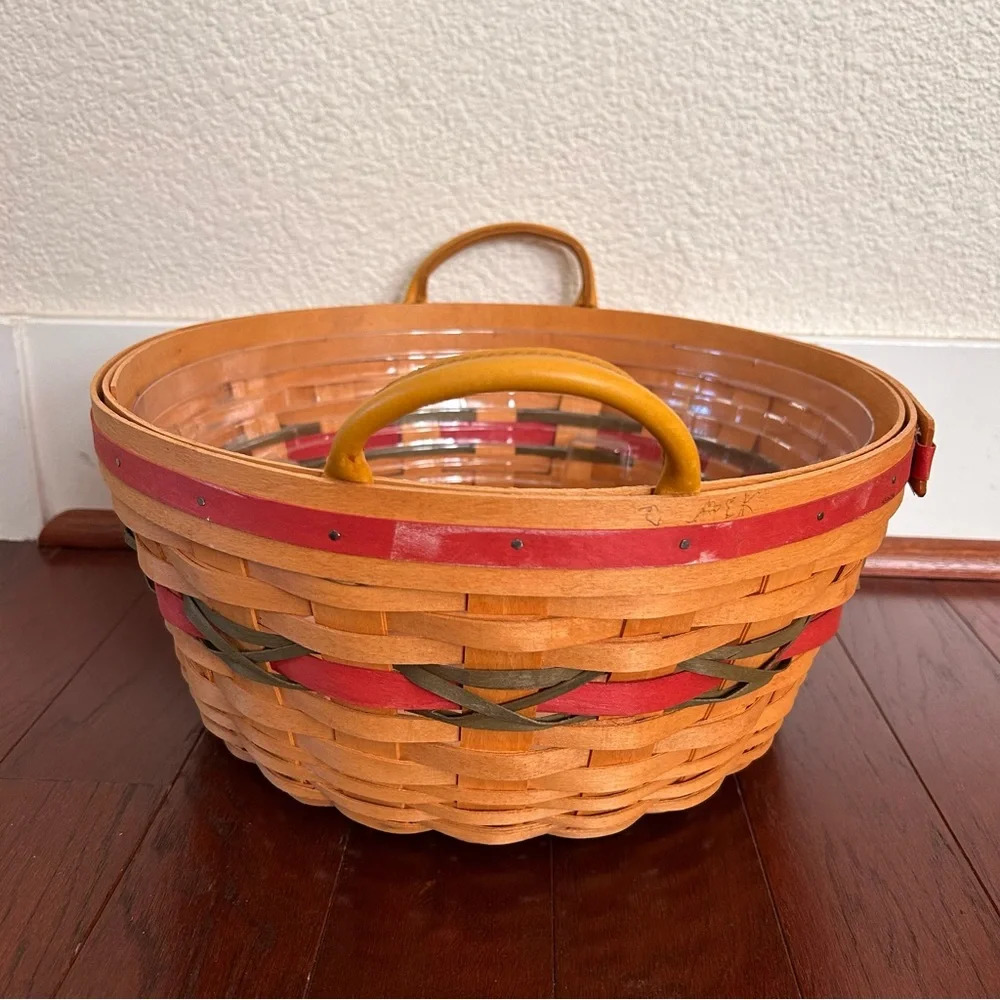 Longaberger 1999 Christmas Popcorn basket red and green accent weaving leather